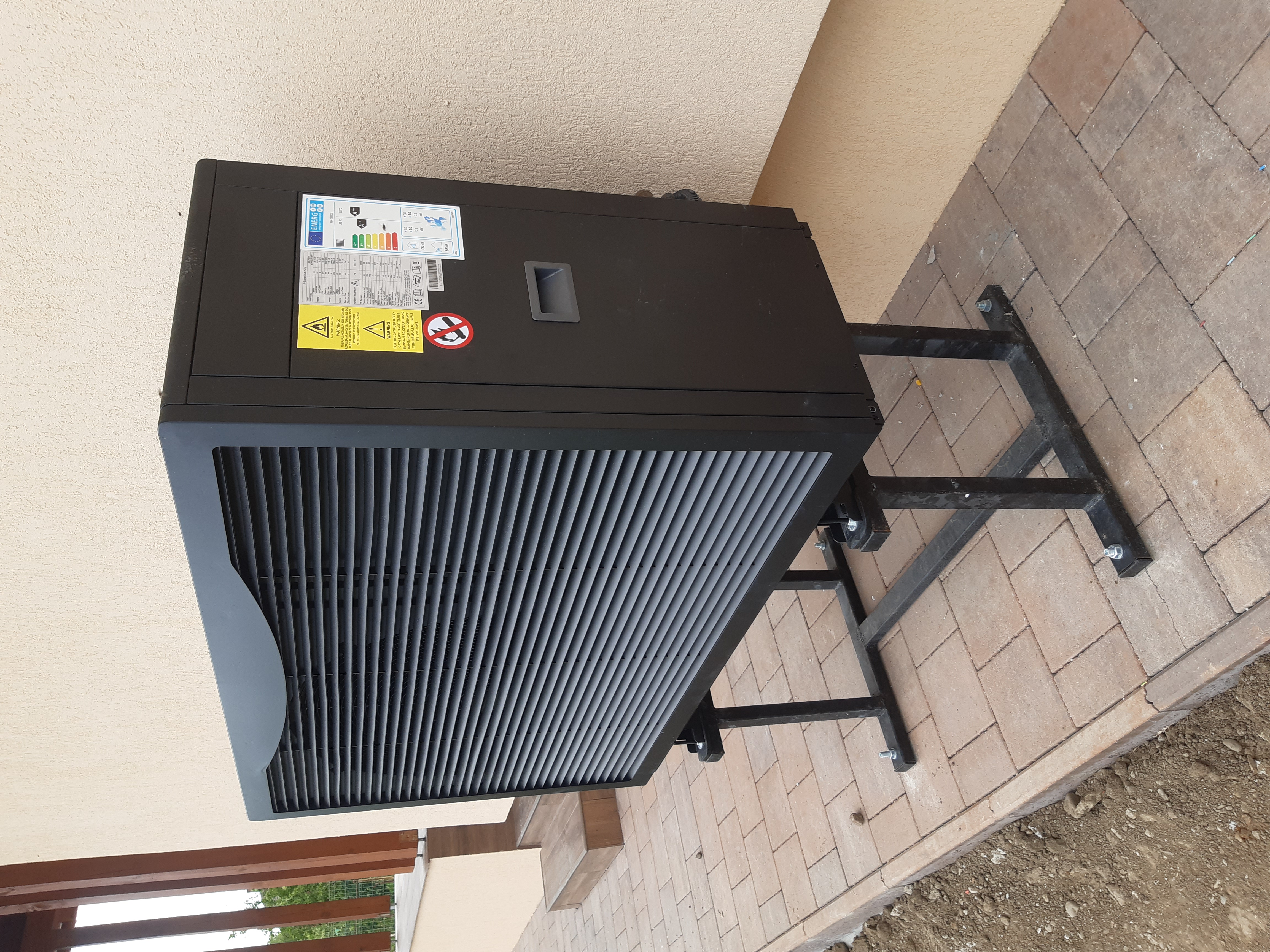 Locuință echipată cu sistem SolarEast