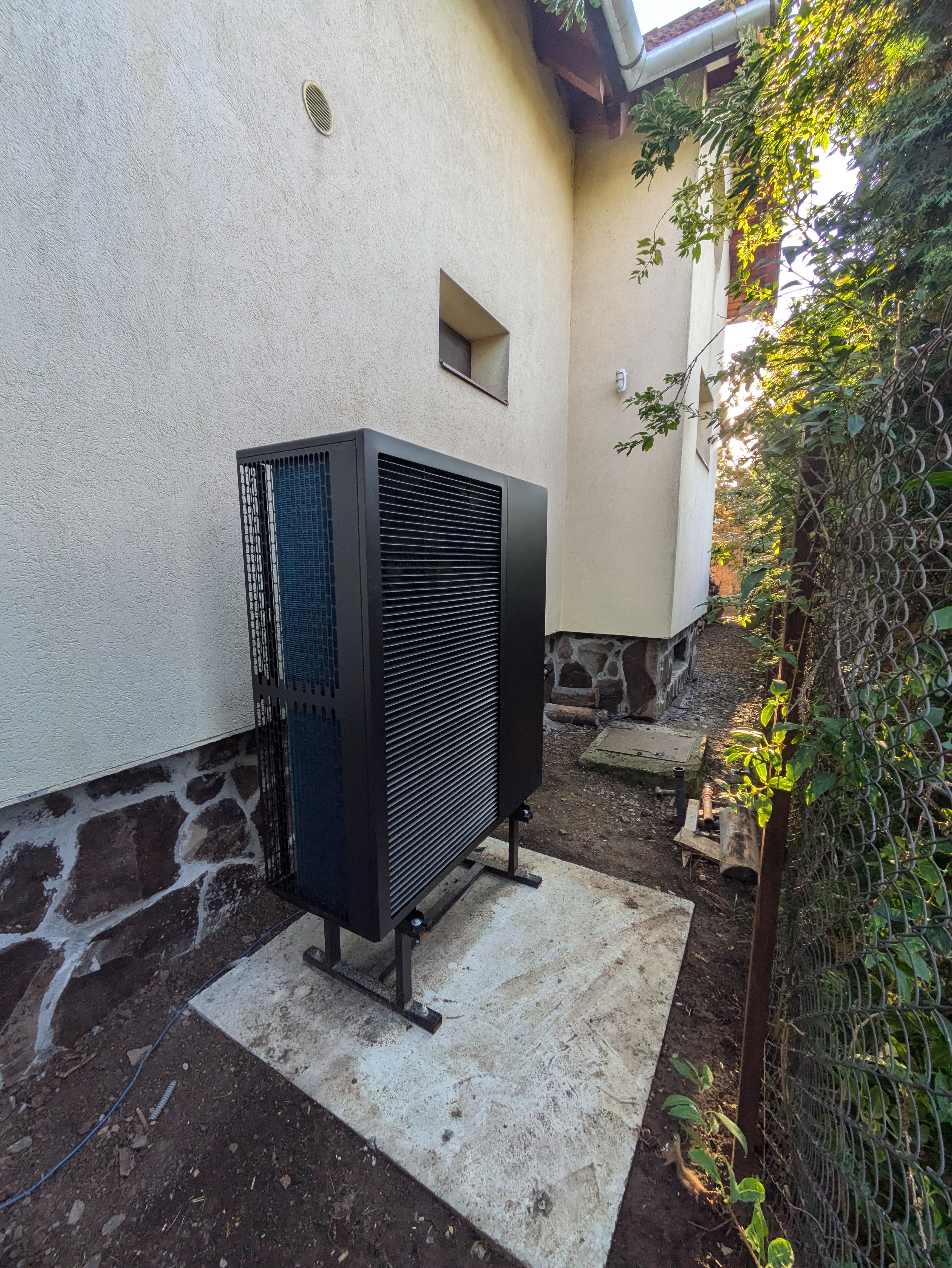 Model SolarEast R290 Monobloc